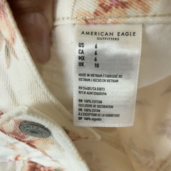 American Eagle Women’s High-Waisted Floral Denim Shorts Size 6 - Picture 13 of 13